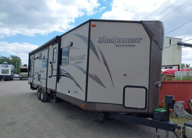 2015 FOREST RIVER Real-lite / Rockwood Lite Weight Trailers
