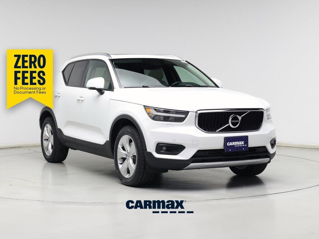 2022 VOLVO XC40