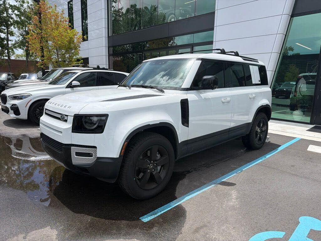 2025 LAND ROVER Defender