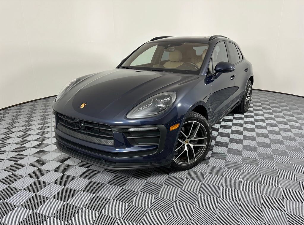 2023 PORSCHE Macan