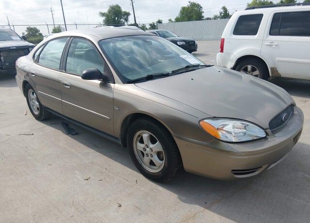 2004 FORD Taurus