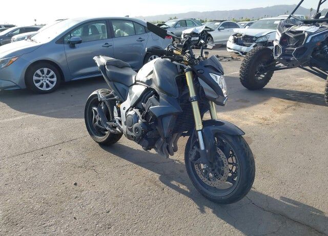 2011 HONDA CB