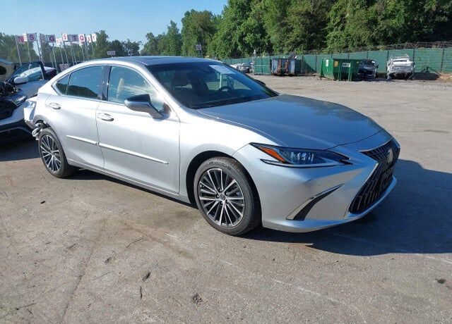 2025 LEXUS ES