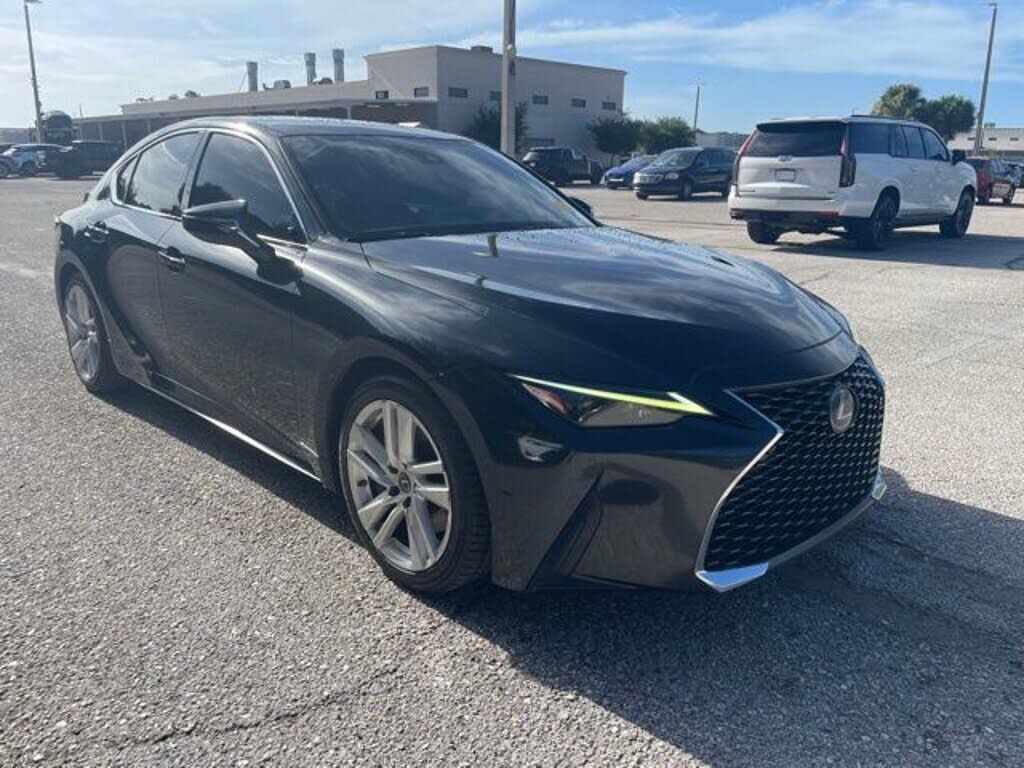 2021 LEXUS IS