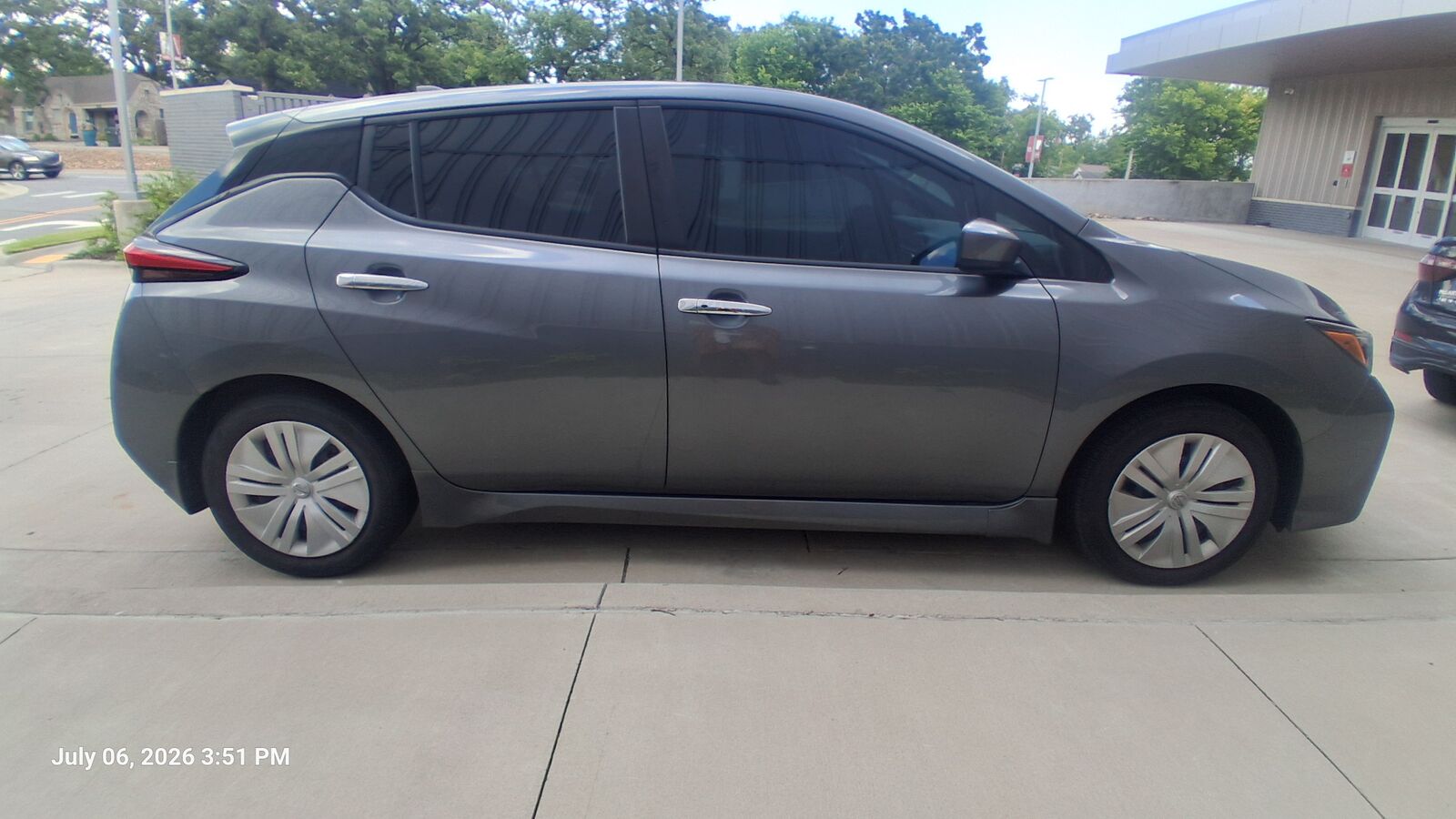 2022 NISSAN Leaf