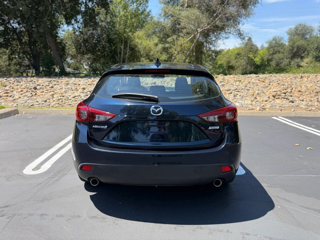 2016 MAZDA Mazda3