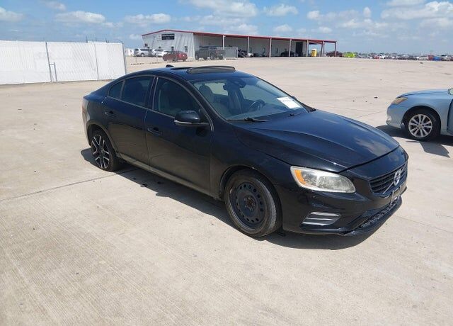 2017 VOLVO S60