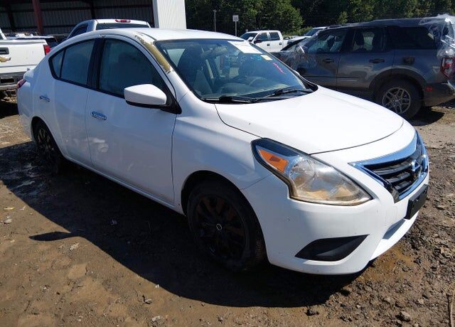 2019 NISSAN Versa