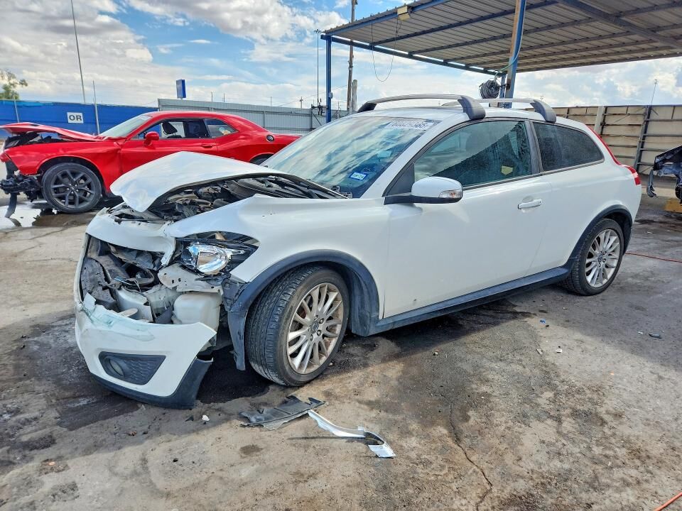 2011 VOLVO C30