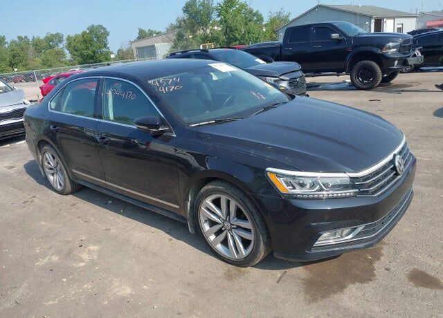 2017 VOLKSWAGEN Passat