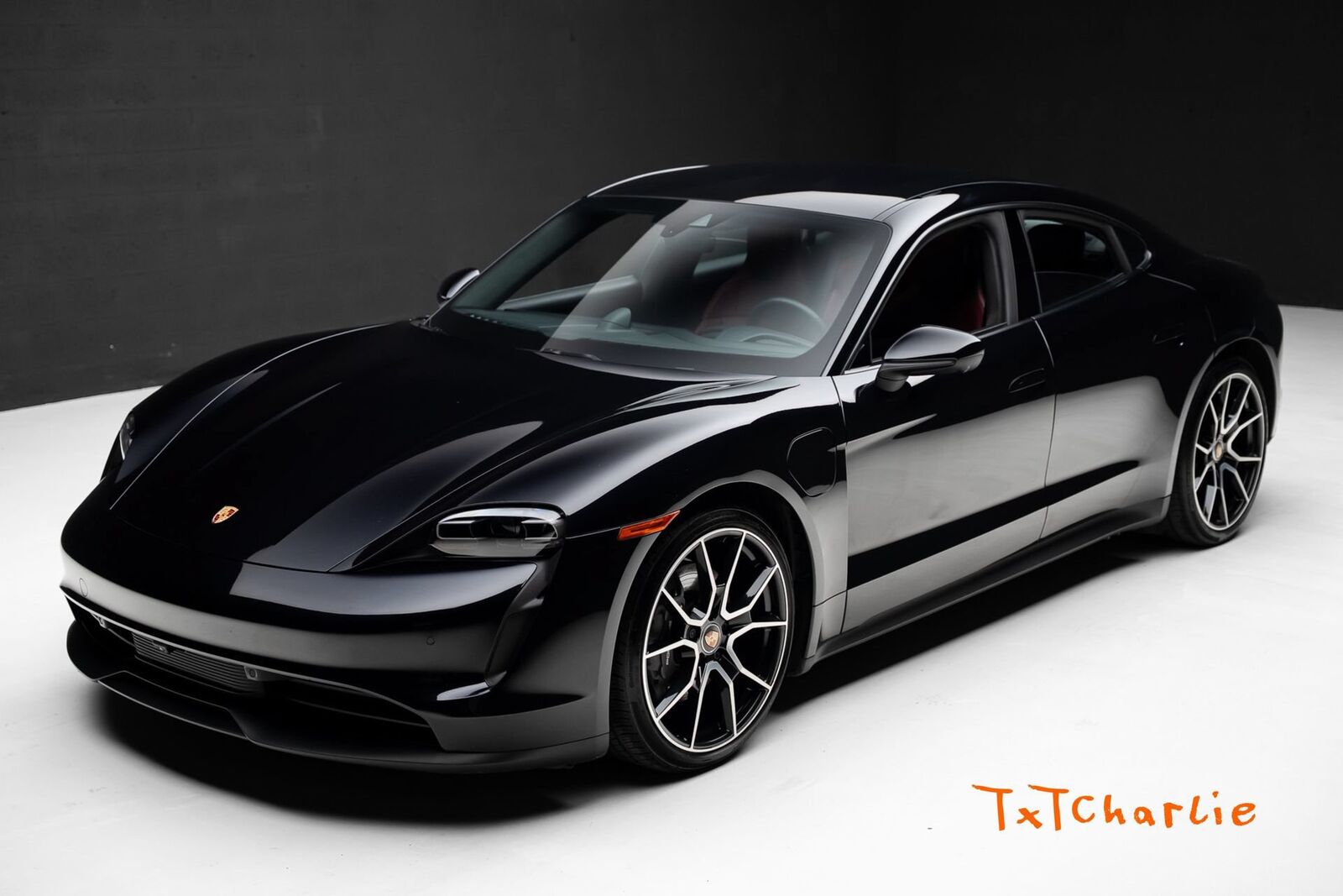 2023 PORSCHE Taycan