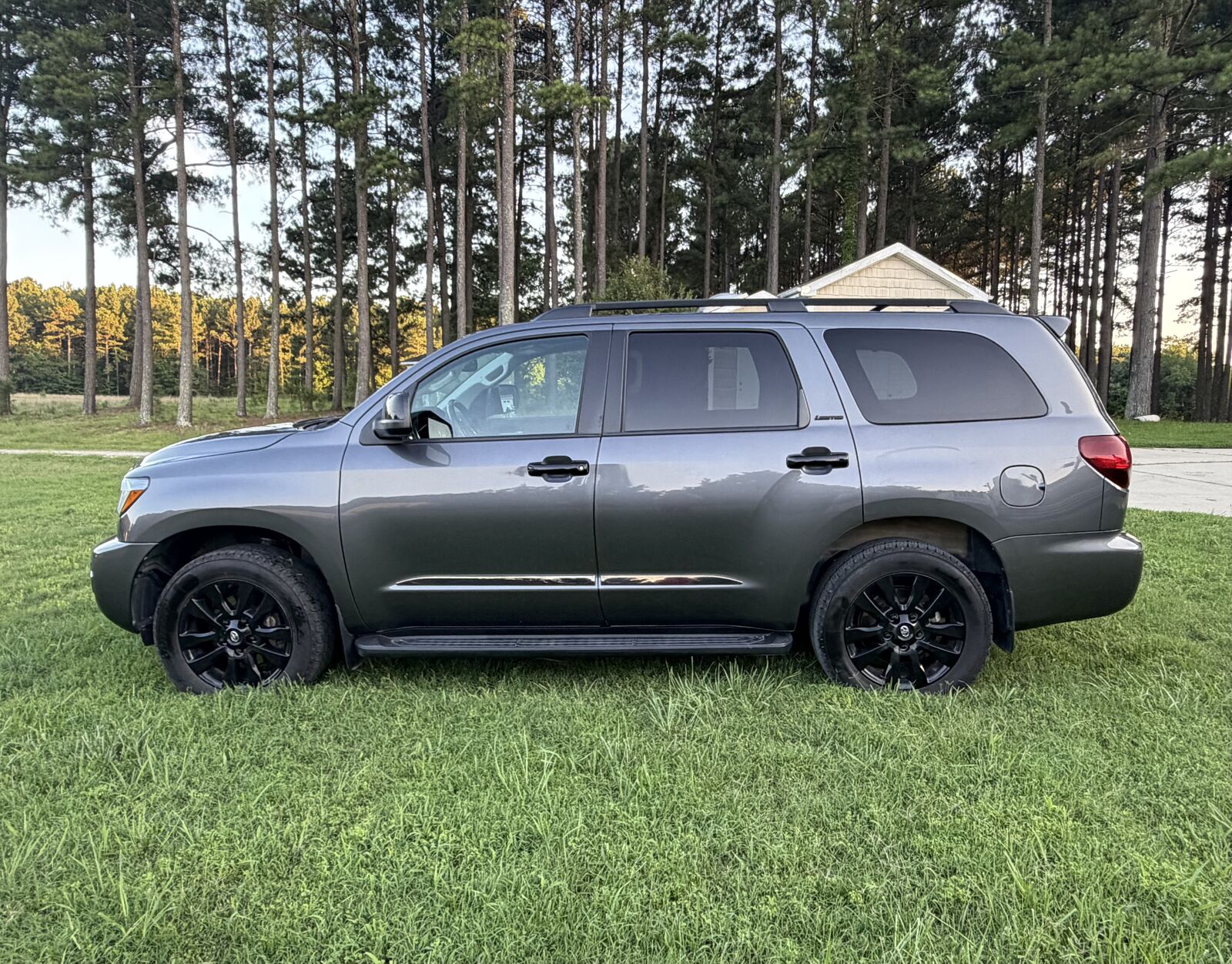 2022 TOYOTA Sequoia