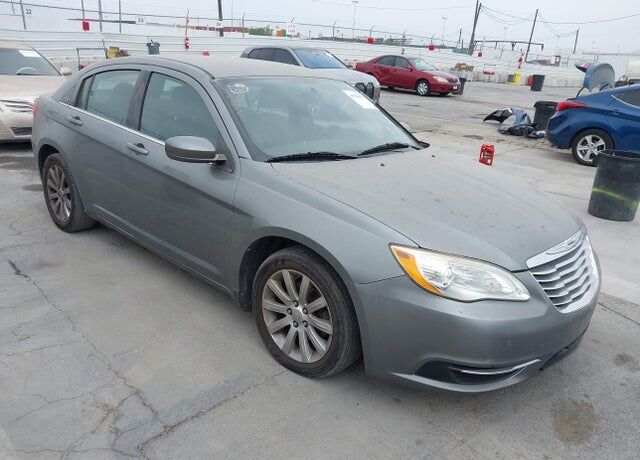 2012 CHRYSLER 200