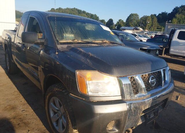 2011 NISSAN Titan