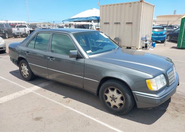 1995 MERCEDES-BENZ E-Class