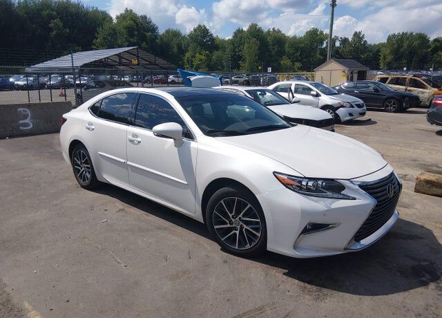 2018 LEXUS ES