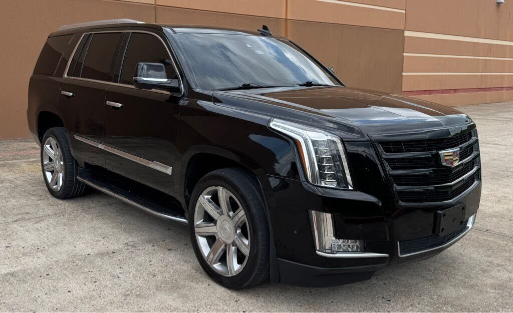 2017 CADILLAC Escalade