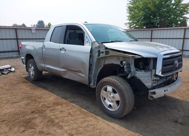 2013 TOYOTA Tundra