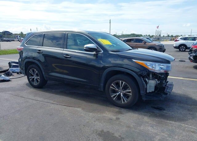 2016 TOYOTA Highlander