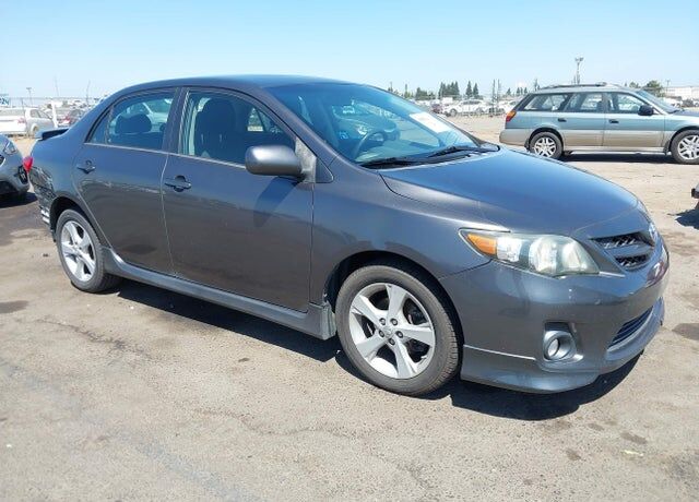 2013 TOYOTA Corolla