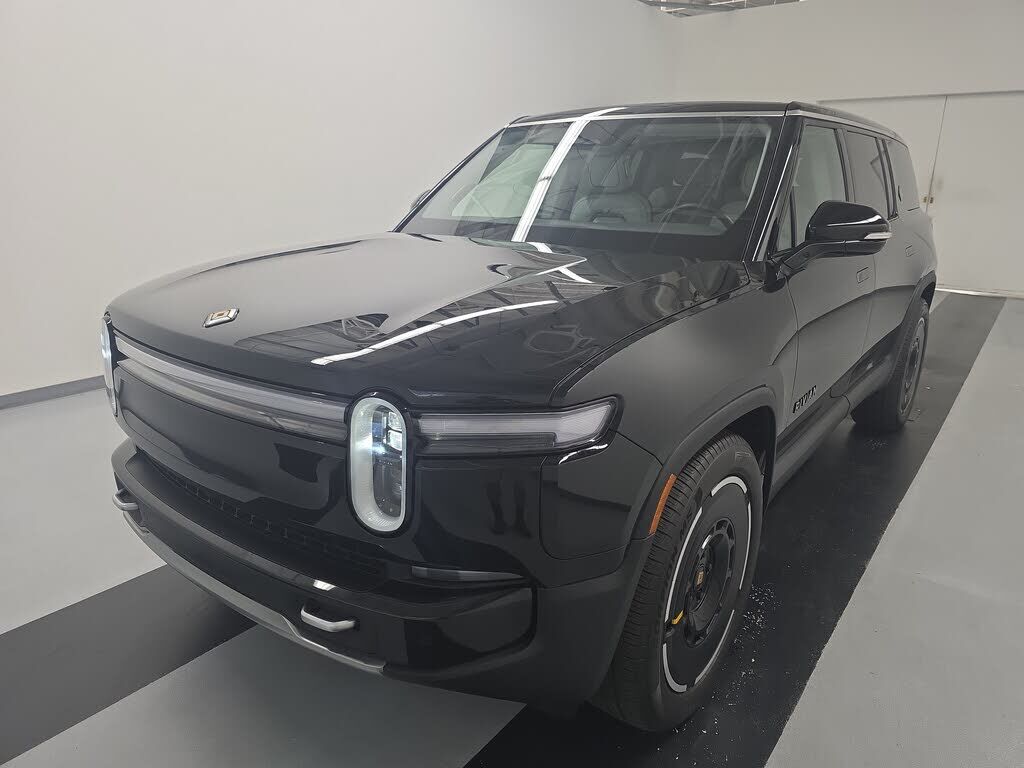 2025 RIVIAN R1S