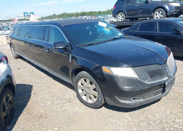 2013 LINCOLN MKT