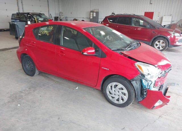2016 TOYOTA Prius