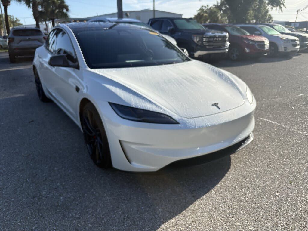 2025 TESLA Model 3