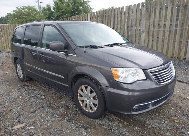 2015 CHRYSLER Town and Country