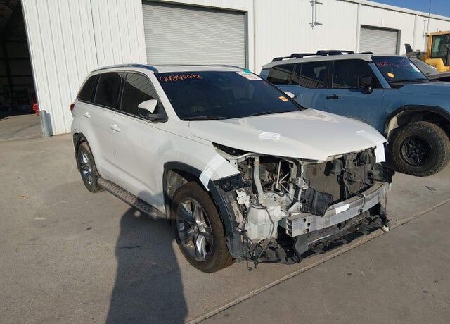 2017 TOYOTA Highlander
