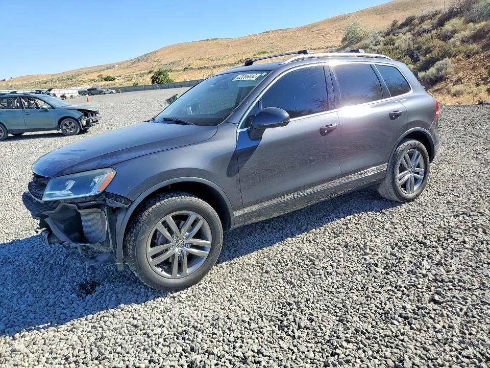 2015 VOLKSWAGEN Touareg