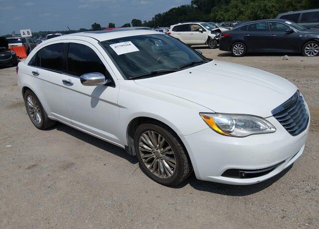 2013 CHRYSLER 200
