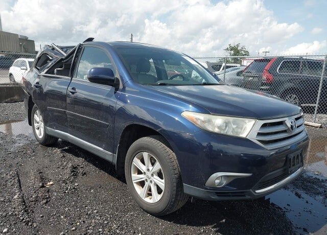 2013 TOYOTA Highlander