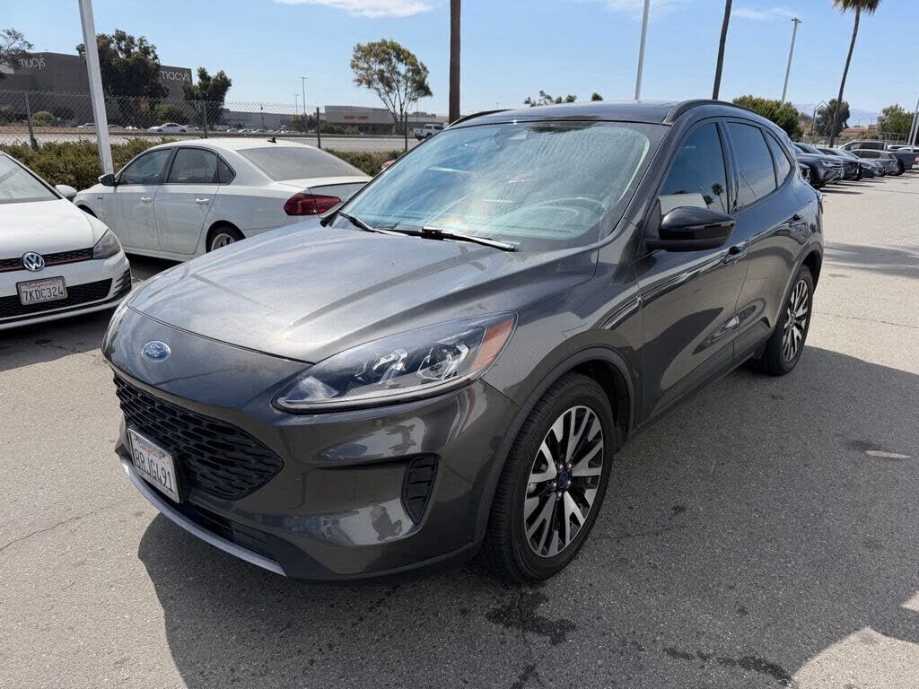 2020 FORD Escape