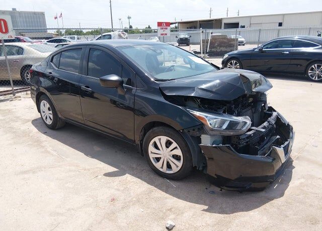 2021 NISSAN Versa