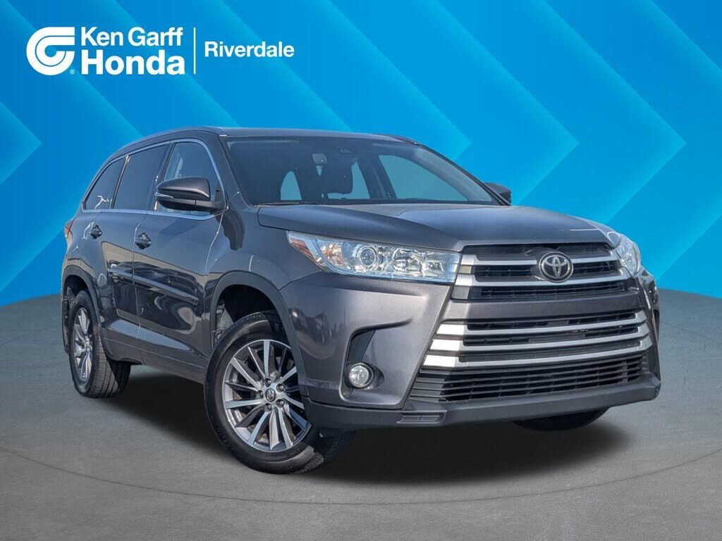 2017 TOYOTA Highlander