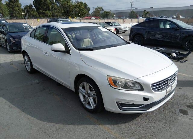 2015 VOLVO S60