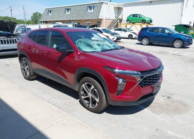 2025 CHEVROLET Trax