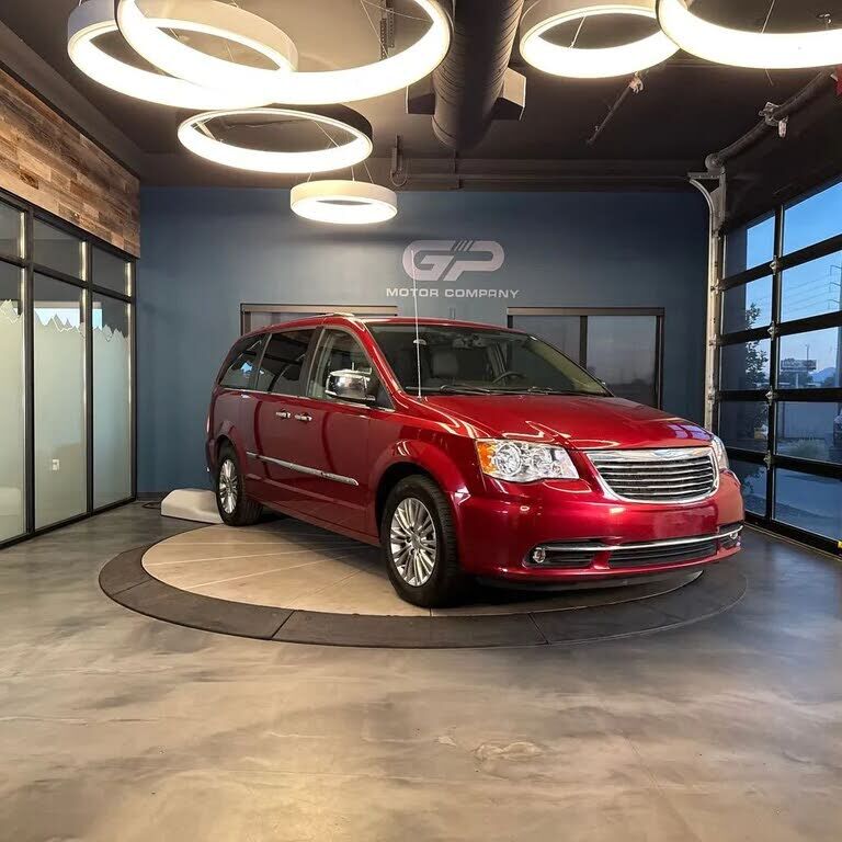 2015 CHRYSLER Town and Country