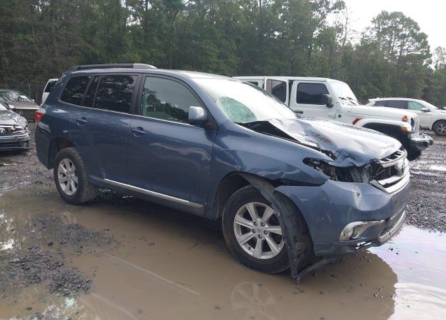 2011 TOYOTA Highlander