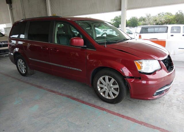 2014 CHRYSLER Town and Country