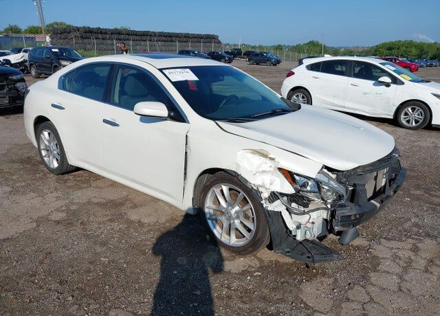 2014 NISSAN Maxima