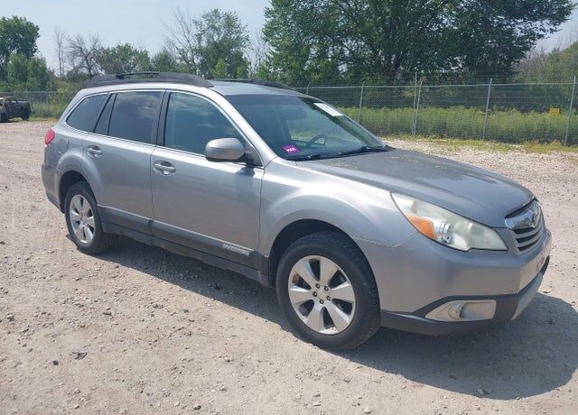 2011 SUBARU Outback