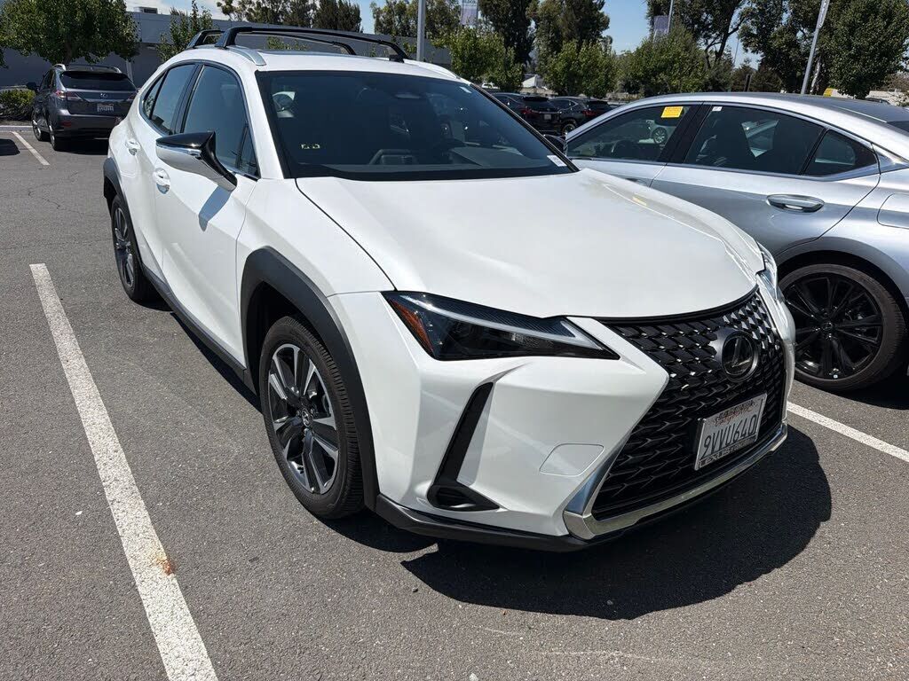 2025 LEXUS UX