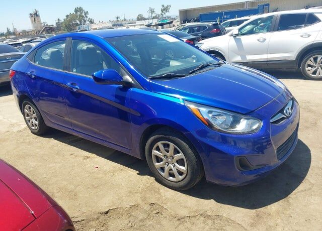 2013 HYUNDAI Accent