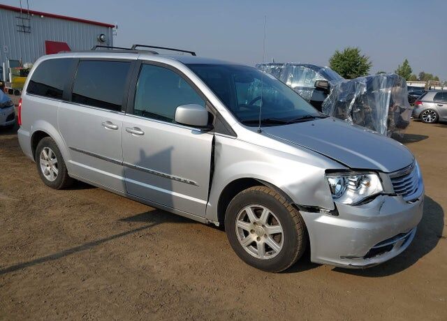 2012 CHRYSLER Town and Country
