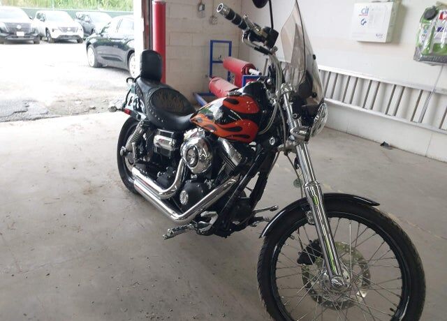 2010 HARLEY DAVIDSON Dyna Wide Glide