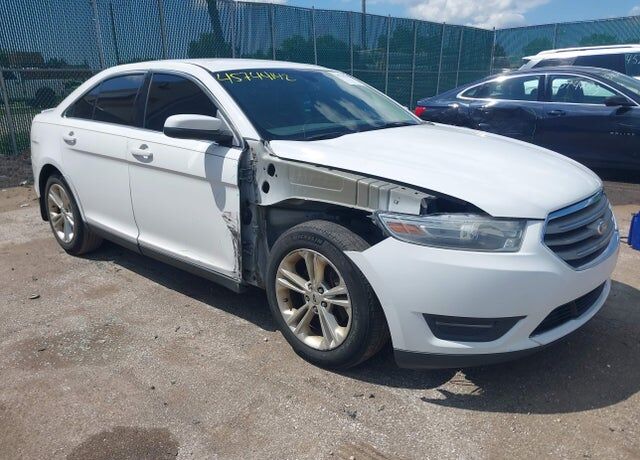 2013 FORD Taurus