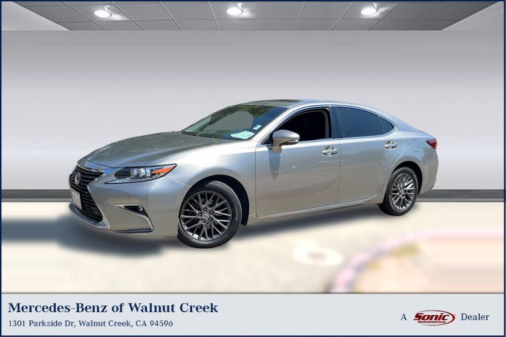 2018 LEXUS ES