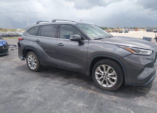 2021 TOYOTA Highlander
